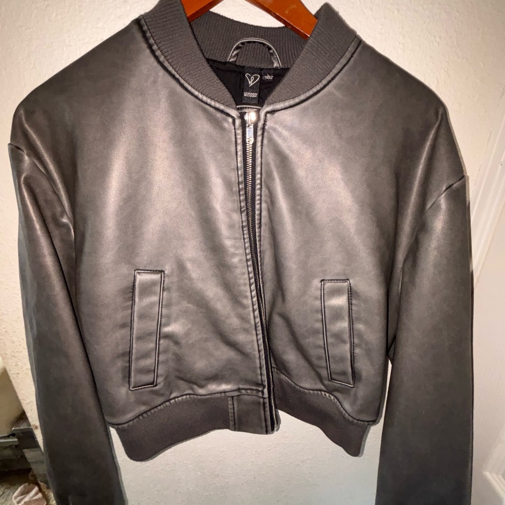 Windsor Gray Bomber Jacket with Ribbed Collar and Cropped Length